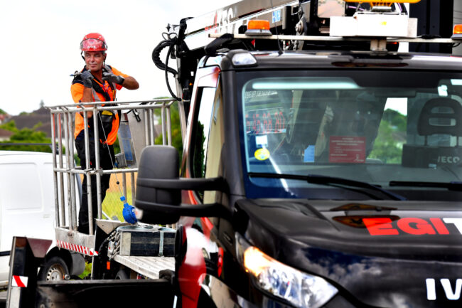 Mise en sécurité d'un technicien Egitec dans un panier de nacelle